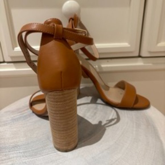 Size 6 Dynamite Wood heels - Picture 3 of 4